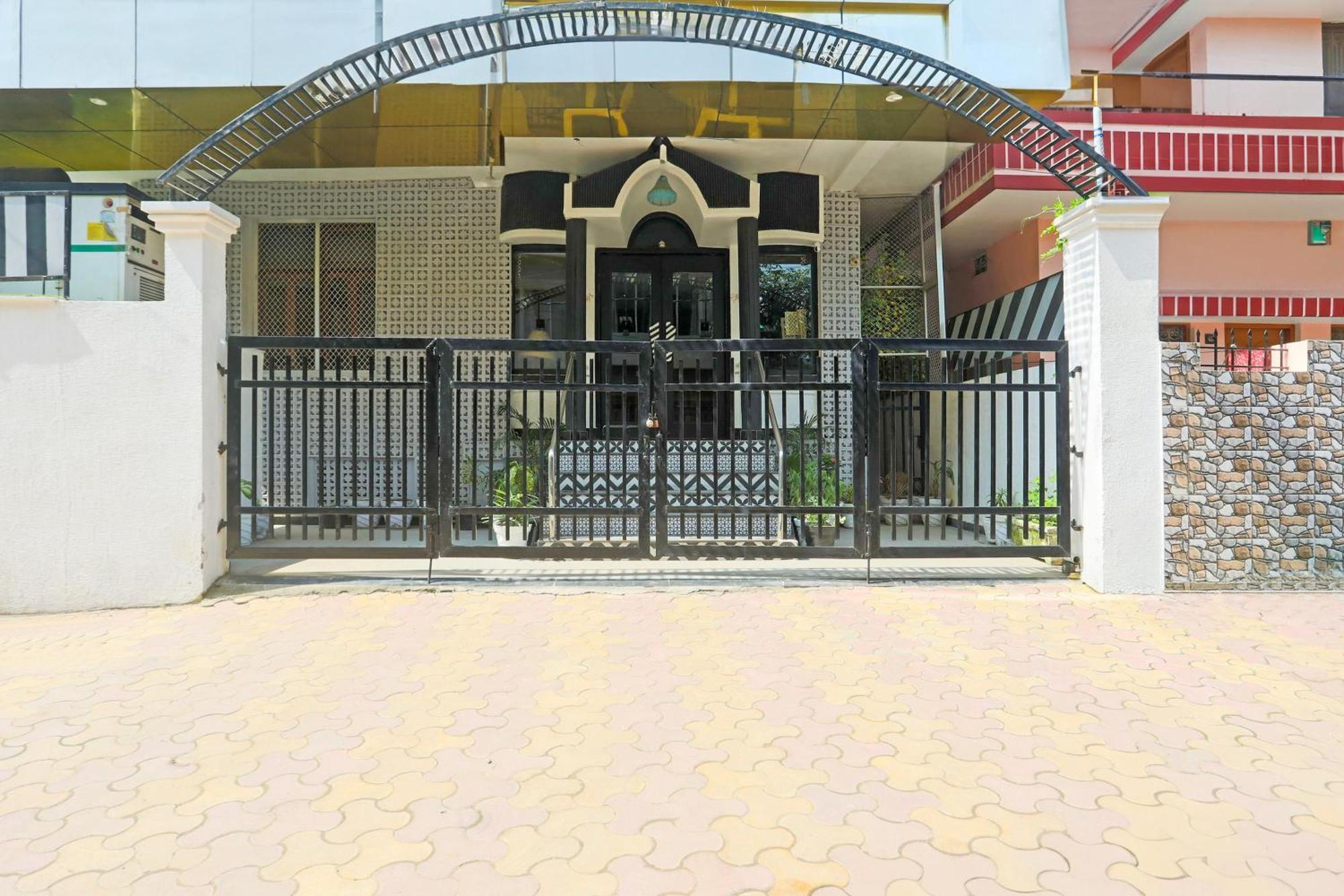Super Townhouse Cantonment Varanasi Formerly Sarin Inn Extérieur photo