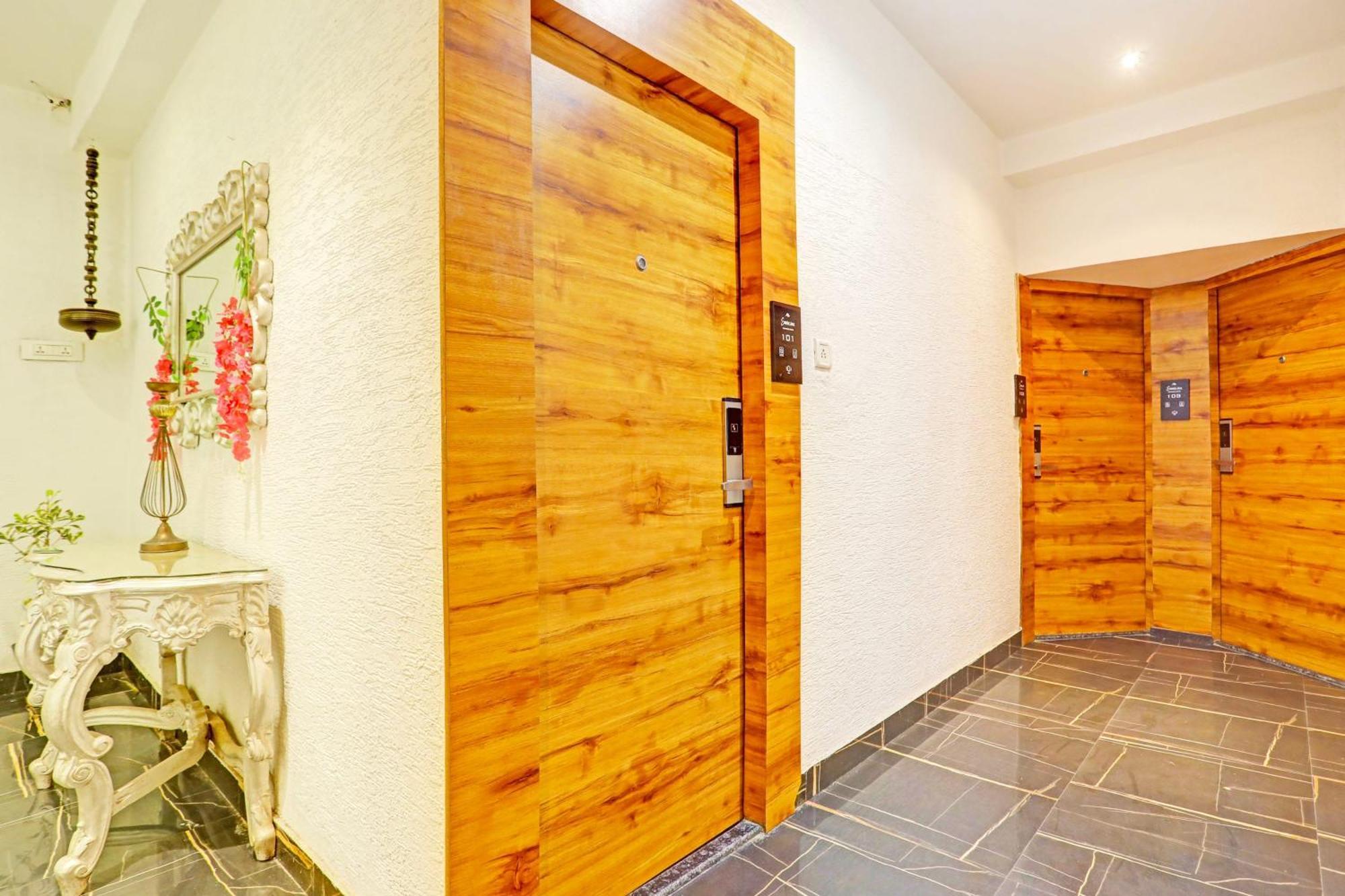 Super Townhouse Cantonment Varanasi Formerly Sarin Inn Extérieur photo