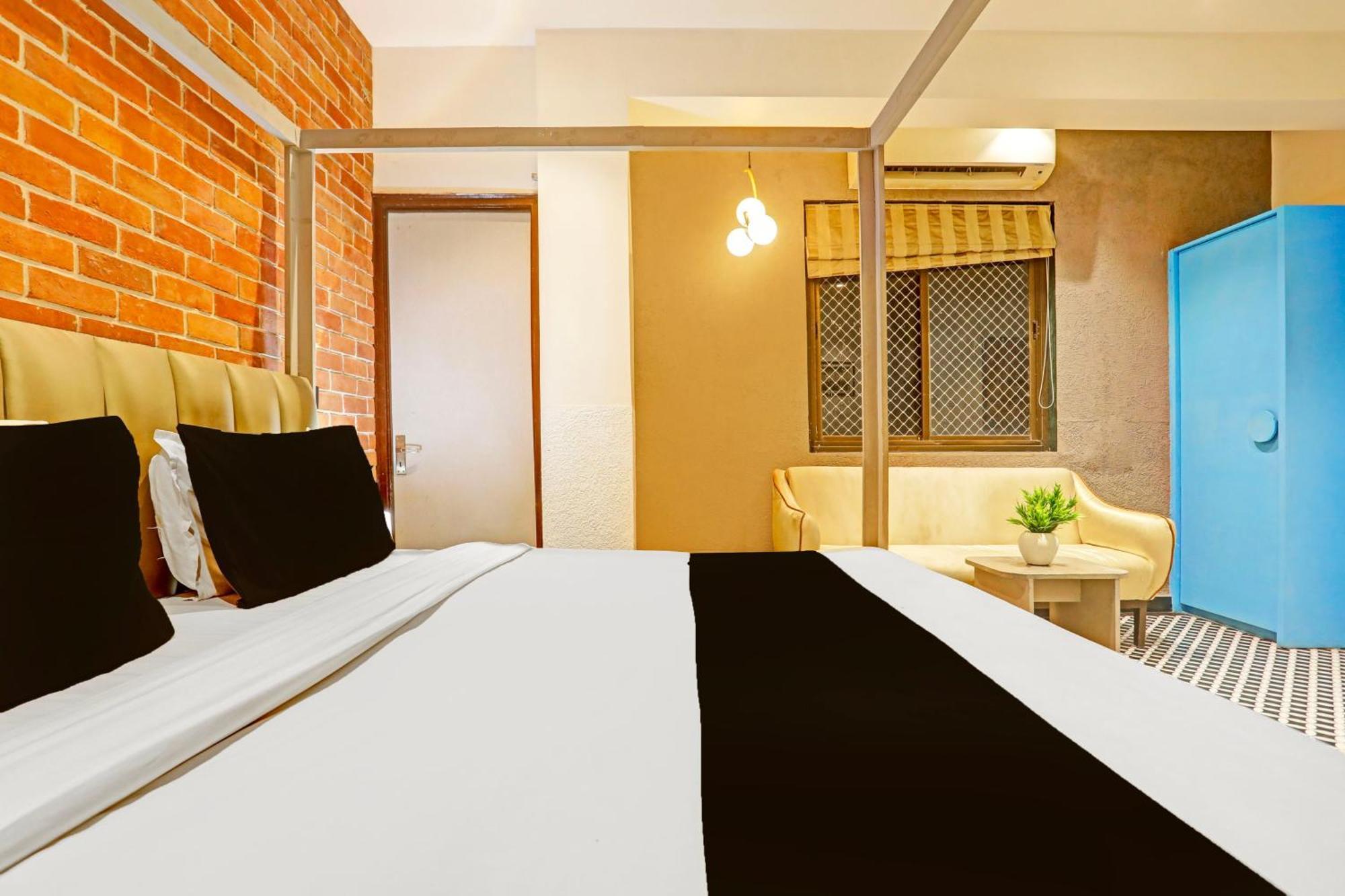 Super Townhouse Cantonment Varanasi Formerly Sarin Inn Extérieur photo