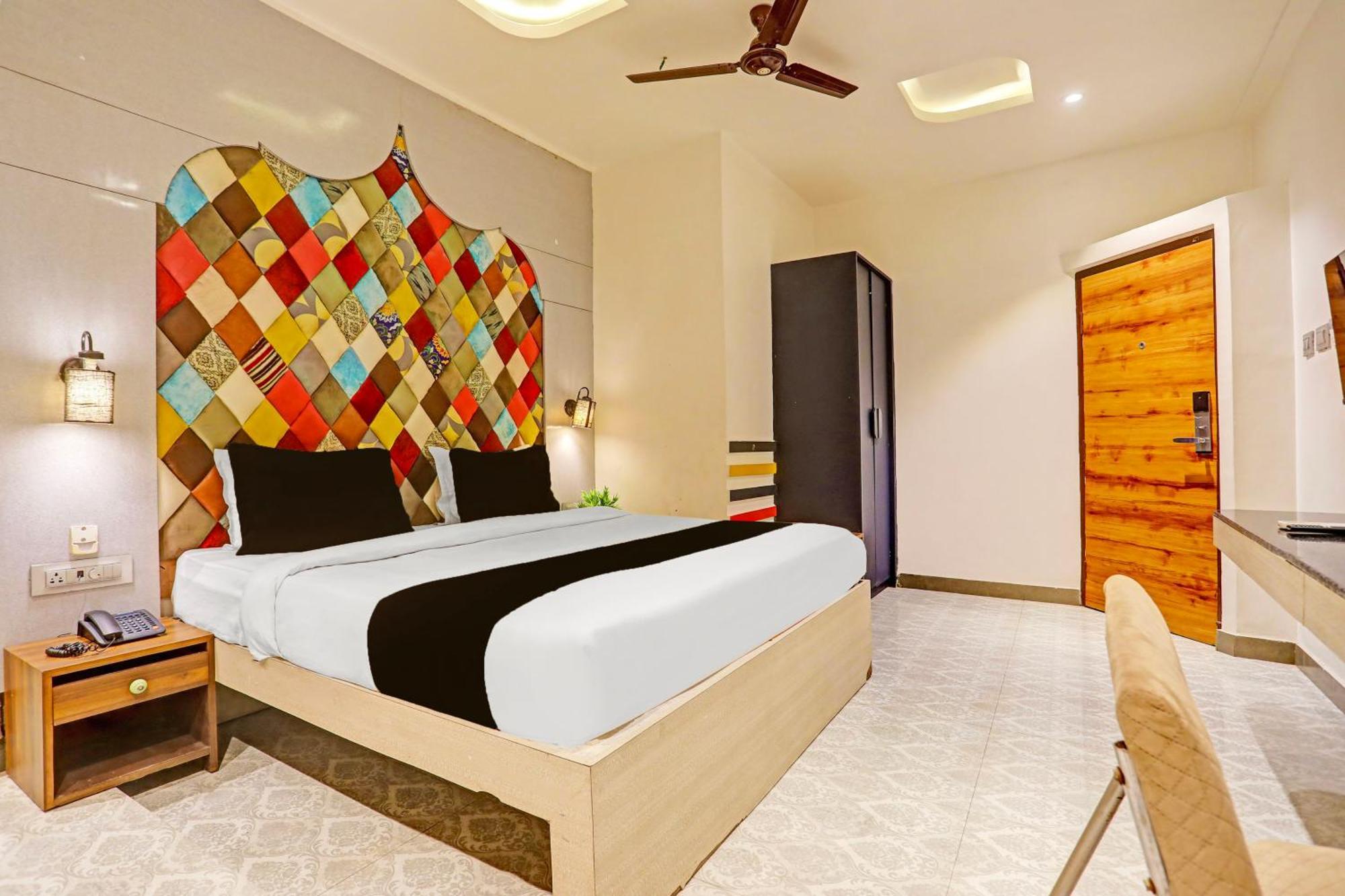 Super Townhouse Cantonment Varanasi Formerly Sarin Inn Extérieur photo