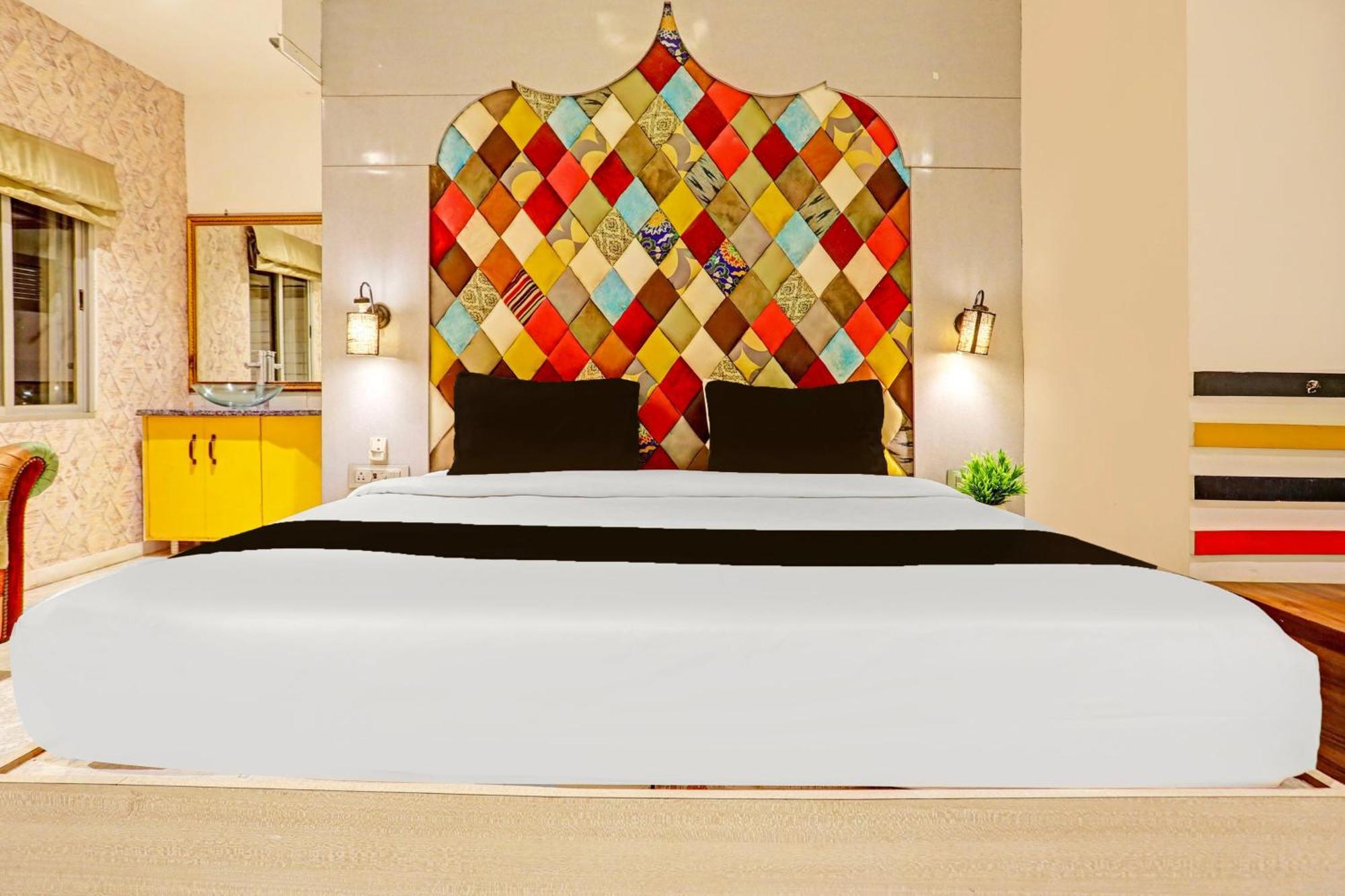 Super Townhouse Cantonment Varanasi Formerly Sarin Inn Extérieur photo